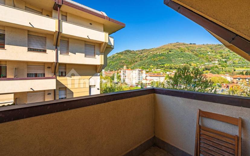 Quadrilocale viale Giuseppe Garibaldi, Centro, Pescia — foto 15 di 36