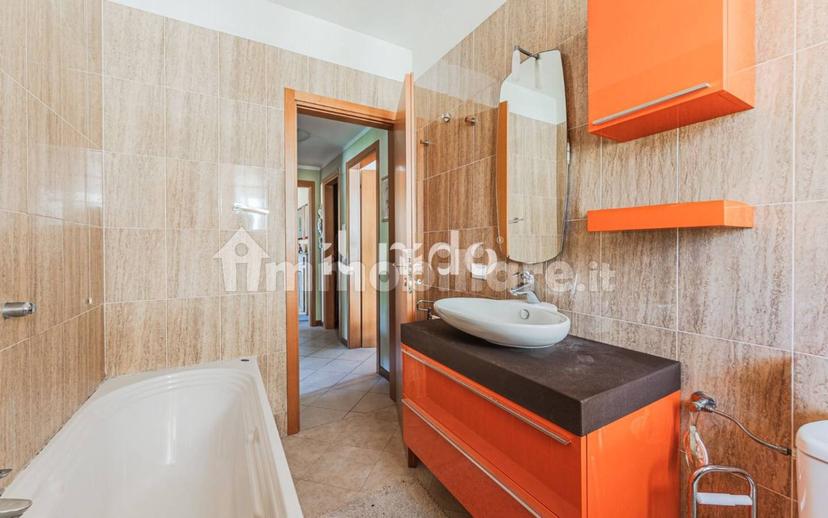 Quadrilocale viale Giuseppe Garibaldi, Centro, Pescia — foto 29 di 36
