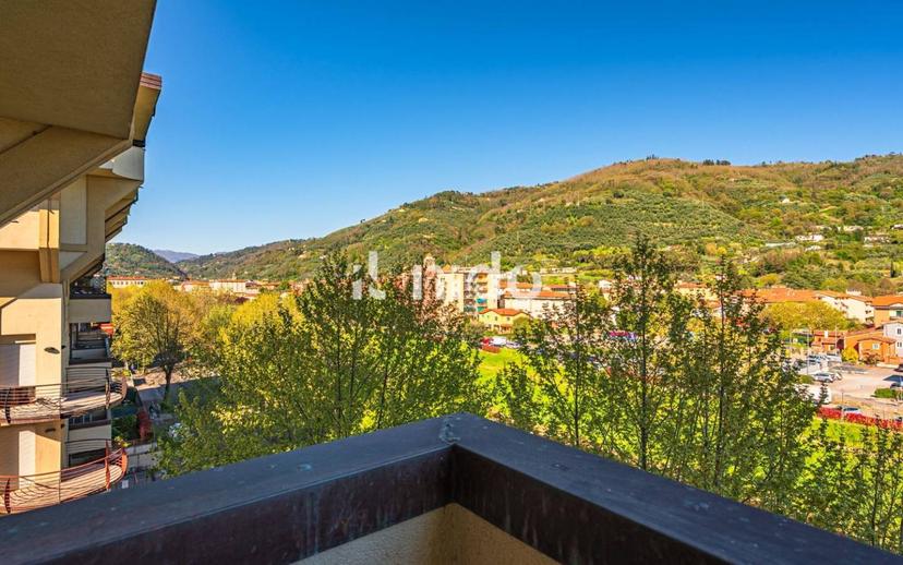 Quadrilocale viale Giuseppe Garibaldi, Centro, Pescia — foto 27 di 36