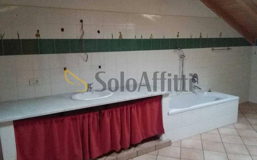 Trilocale buono stato, secondo piano, Gemonio — foto 14 di 35