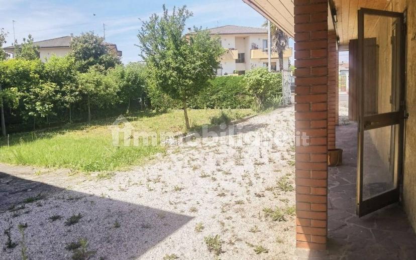 Villa unifamiliare via San Giorgio, Zugliano-terenzano-cargnacco, Pozzuolo del Friuli — foto 2 di 6