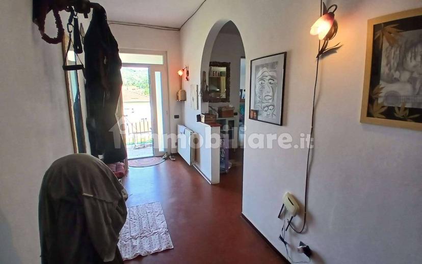 Trilocale via Pratta, Romagnano, Massa