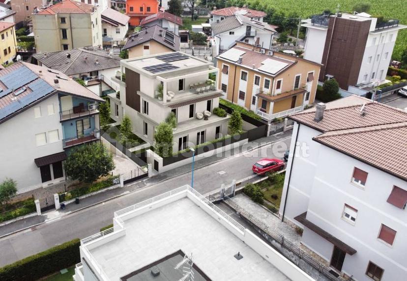 Villa bifamiliare via dei Virchi 31, Sant'Anna, Brescia — foto 3 di 5