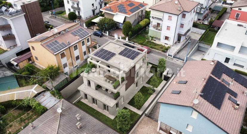Villa bifamiliare via dei Virchi 31, Sant'Anna, Brescia — foto 4 di 5