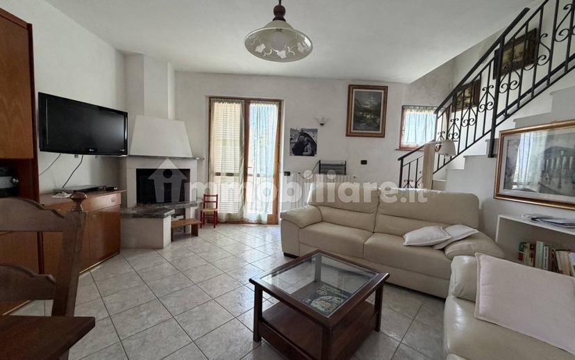 Trilocale buono stato, piano terra, Trecastelli — foto 2 di 27