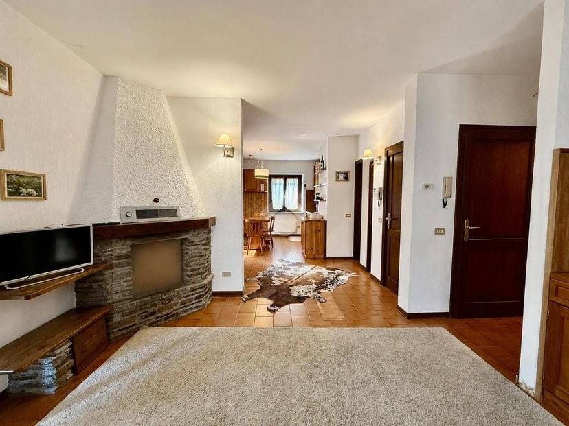 Trilocale via Glere 8, Centro, Temù — foto 2 di 30