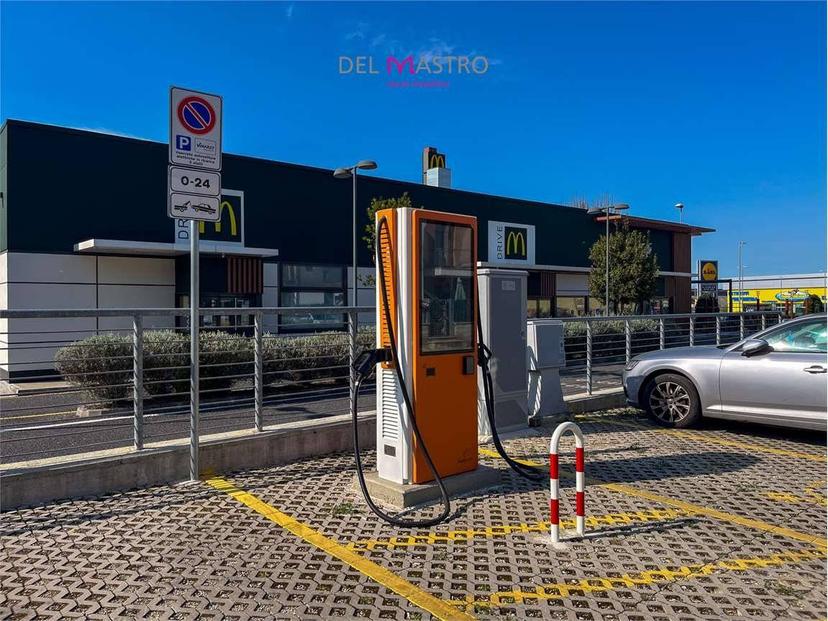 Quadrilocale via Gugliemo Marconi, 80, Centro, Falconara Marittima — foto 18 di 31