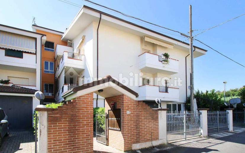 Bilocale via Fonte San Flaviano 22, Centro, Giulianova — foto 8 di 10