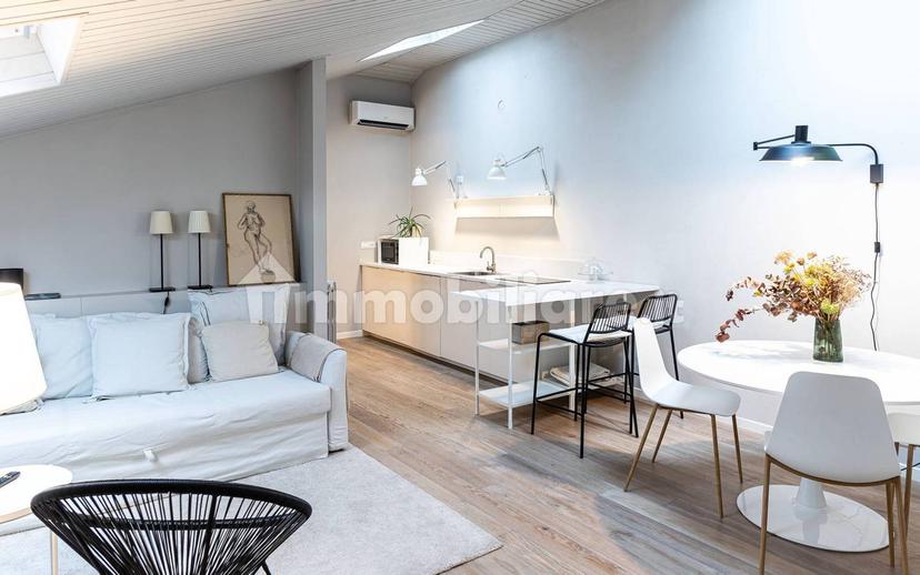 Mansarda ottimo stato, 80 m², Centro Storico, Reggio Emilia — foto 15 di 18