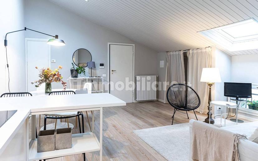 Mansarda ottimo stato, 80 m², Centro Storico, Reggio Emilia — foto 12 di 18