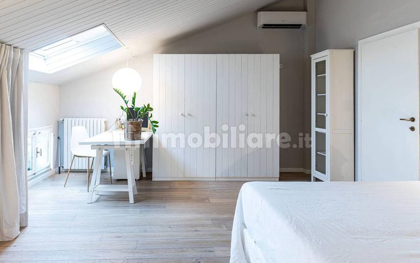 Mansarda ottimo stato, 80 m², Centro Storico, Reggio Emilia — foto 3 di 18