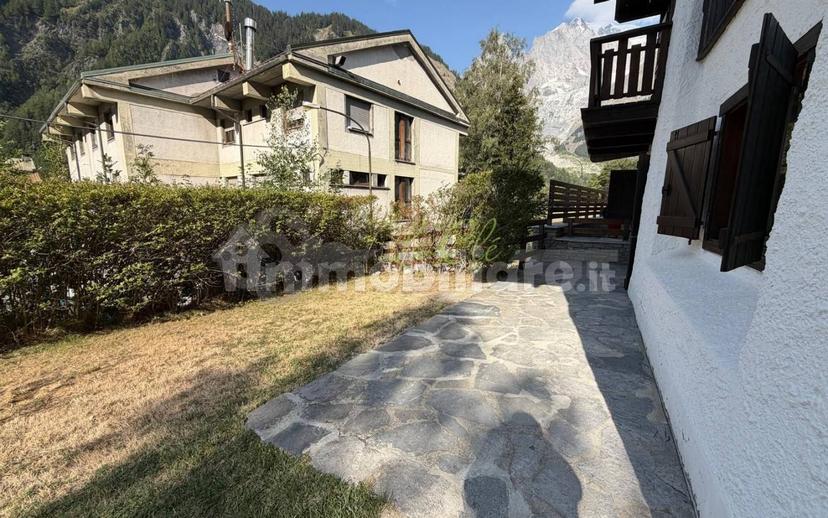 Bilocale piano terra, Centro, Courmayeur — foto 18 di 18