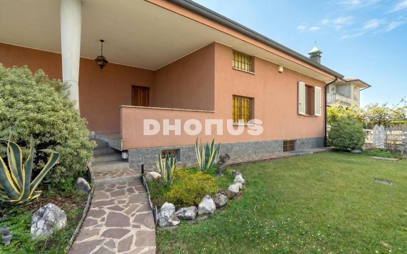 Villa unifamiliare via Boccaccio, 25, Centro, Verdellino — foto 2 di 49