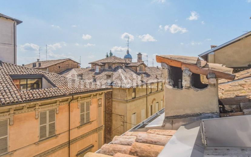 Monolocale ottimo stato, terzo piano, Centro Storico, Reggio Emilia — foto 10 di 17