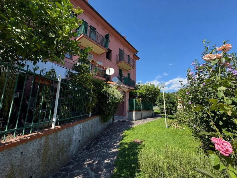 Quadrilocale via Lino Saettone 50, Centro, Albisola Superiore — foto 3 di 26