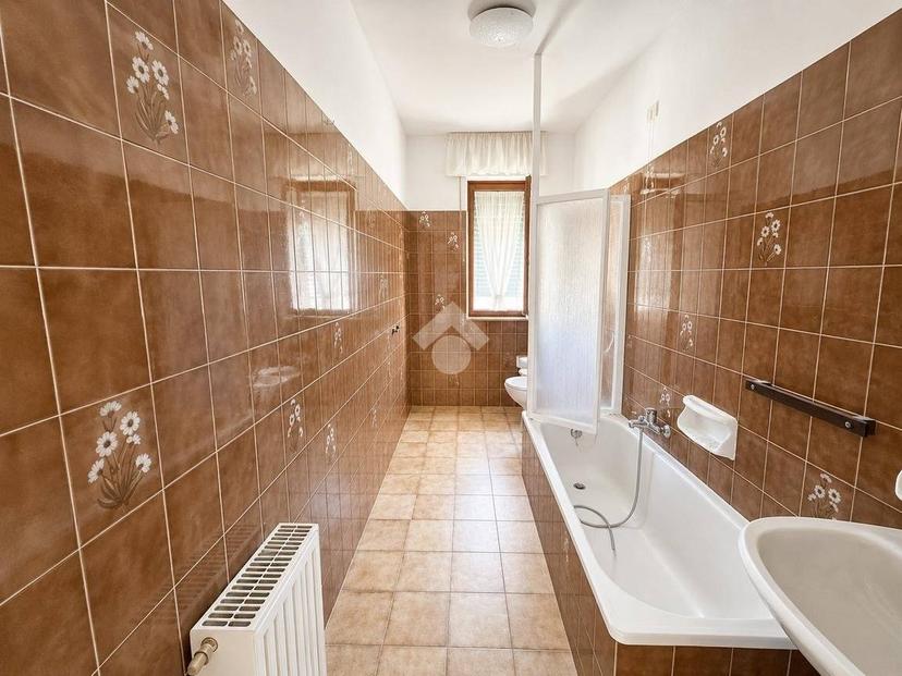 Quadrilocale via Lino Saettone 50, Centro, Albisola Superiore — foto 14 di 26