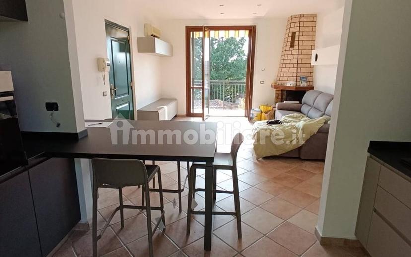 Trilocale sgarbina, Montebello della Battaglia — foto 28 di 35