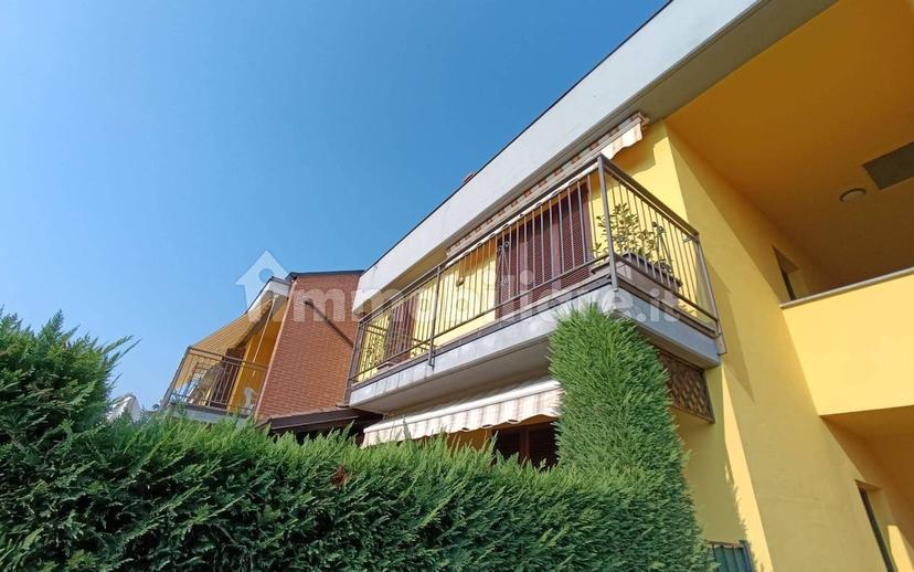 Trilocale sgarbina, Montebello della Battaglia — foto 6 di 35