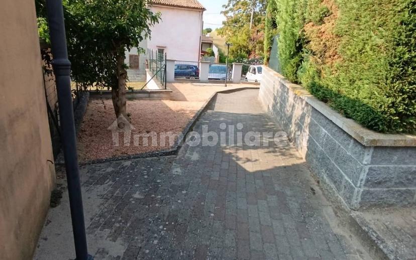Trilocale sgarbina, Montebello della Battaglia — foto 31 di 35