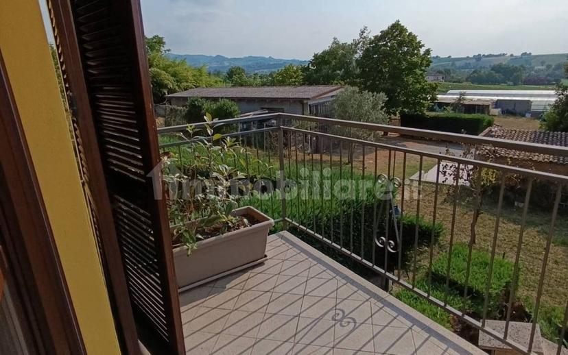 Trilocale sgarbina, Montebello della Battaglia — foto 14 di 35