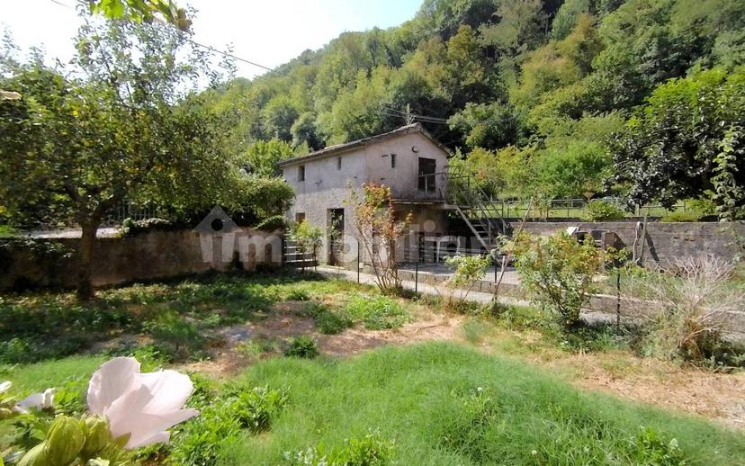 Villa unifamiliare via Pian dei Manzi 11, Pian Dei Manzi, Coreglia Ligure