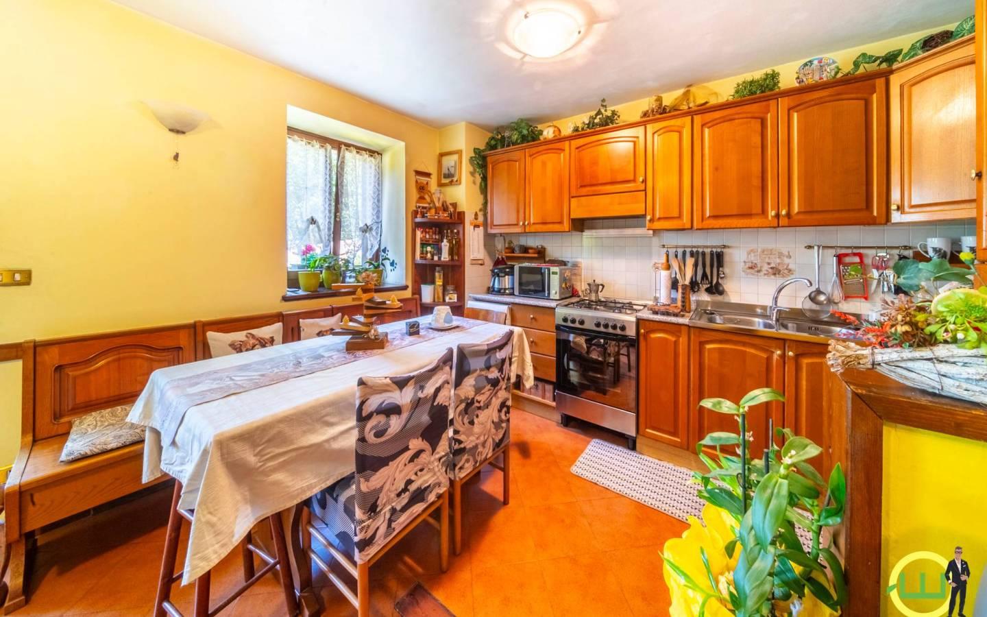 Appartamento via Varmost, Centro, Forni di Sopra