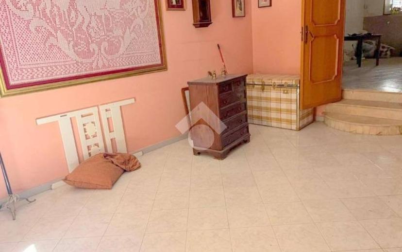 Appartamento da ristrutturare, piano terra, Centro, Monreale