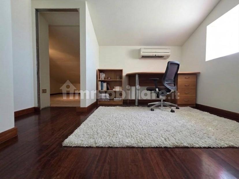 Trilocale via Luigi Pasteur 11, Borgo Roma, Verona
