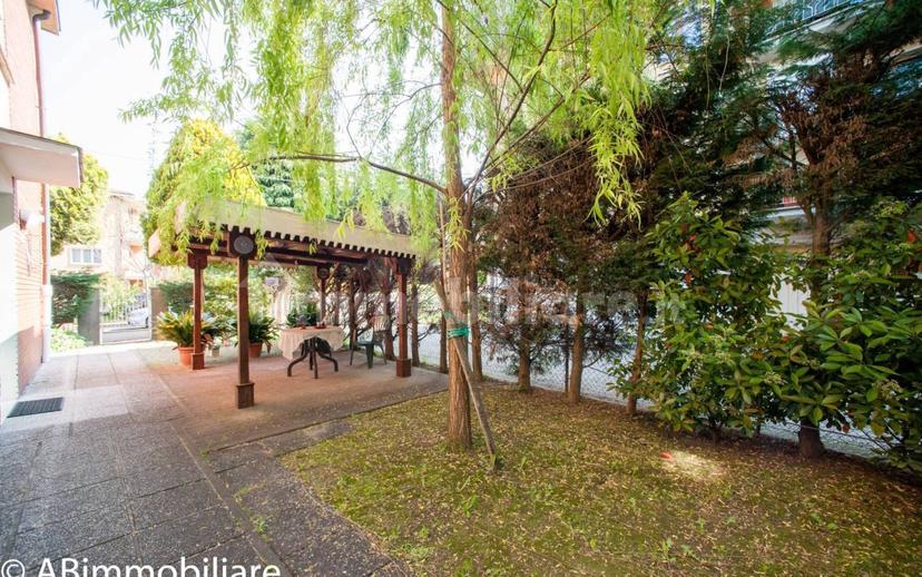 Villa bifamiliare via Gabriella degli Esposti, Centro, Castelfranco Emilia — foto 12 di 20
