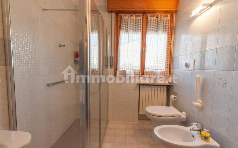 Villa bifamiliare via Gabriella degli Esposti, Centro, Castelfranco Emilia — foto 3 di 20