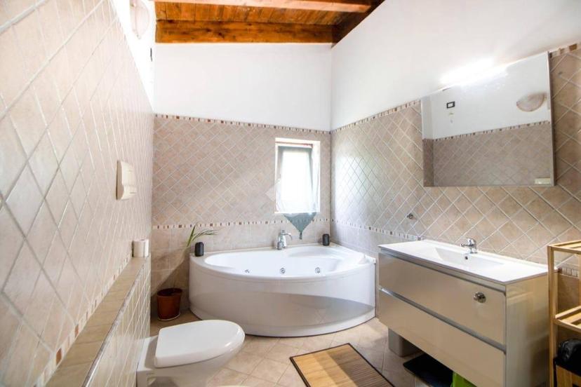 Quadrilocale Str. Casone 54, San Silvestro, Pescara