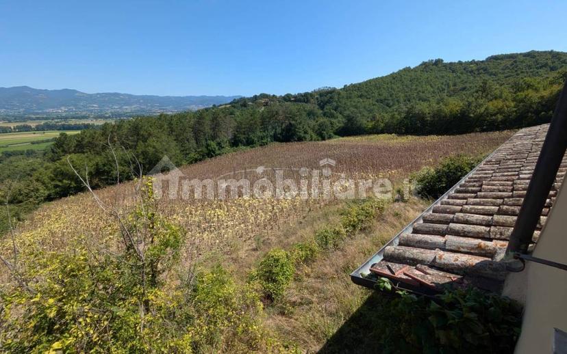 Casale, da ristrutturare, 250 m², Città di Castello — foto 2 di 35