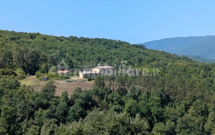 Casale, da ristrutturare, 250 m², Città di Castello — foto 4 di 35