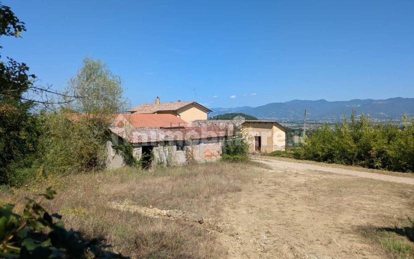 Casale, da ristrutturare, 250 m², Città di Castello — foto 12 di 35