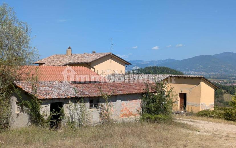Casale, da ristrutturare, 250 m², Città di Castello — foto 9 di 35