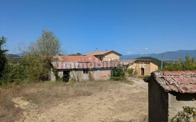 Casale, da ristrutturare, 250 m², Città di Castello — foto 13 di 35