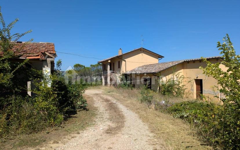 Casale, da ristrutturare, 250 m², Città di Castello — foto 11 di 35