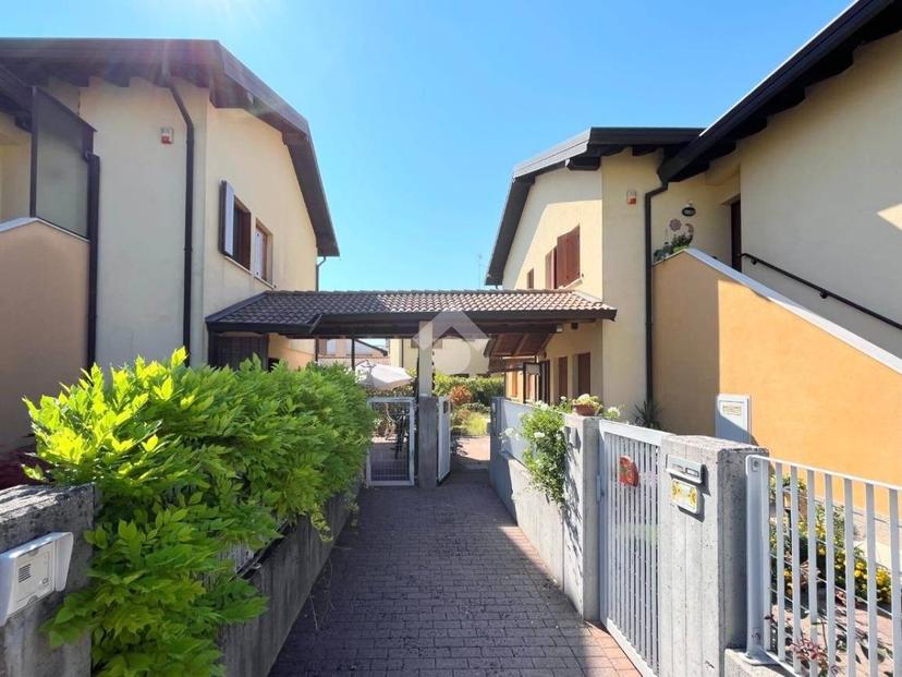 Trilocale via Grazia Deledda 10, Fiumicello Villa Vicentina — foto 2 di 27