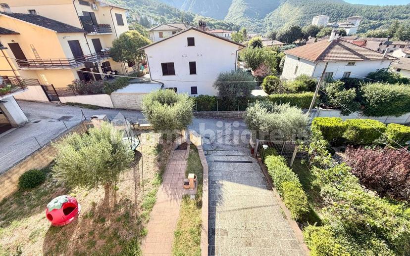Appartamento via Valsorda, Centro, Gualdo Tadino — foto 40 di 41