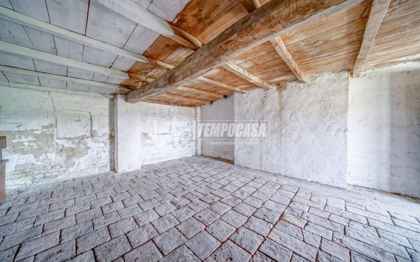 Cascina via della Pace, Divignano
