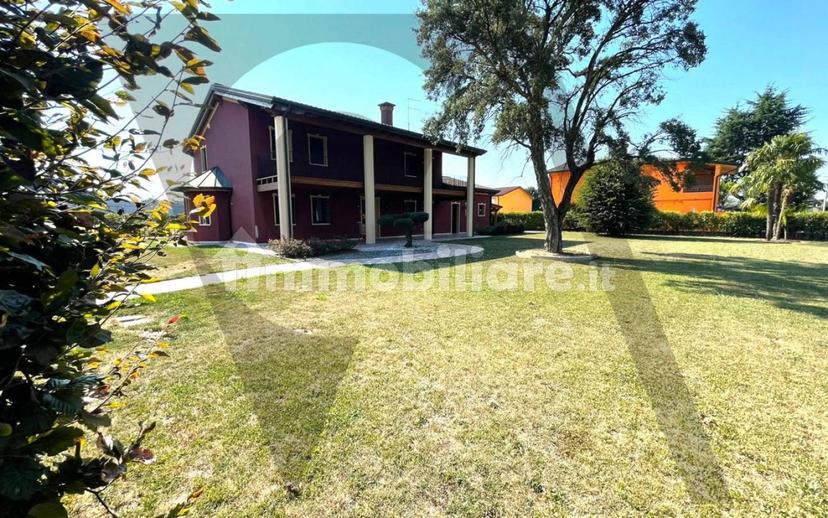 Villa unifamiliare, ottimo stato, 329 m², Centro, Campodarsego
