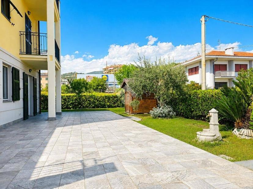 Trilocale via garibaldi 63, Riva Ligure — foto 19 di 35