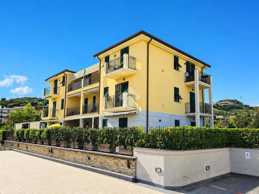 Trilocale via garibaldi 63, Riva Ligure — foto 11 di 35