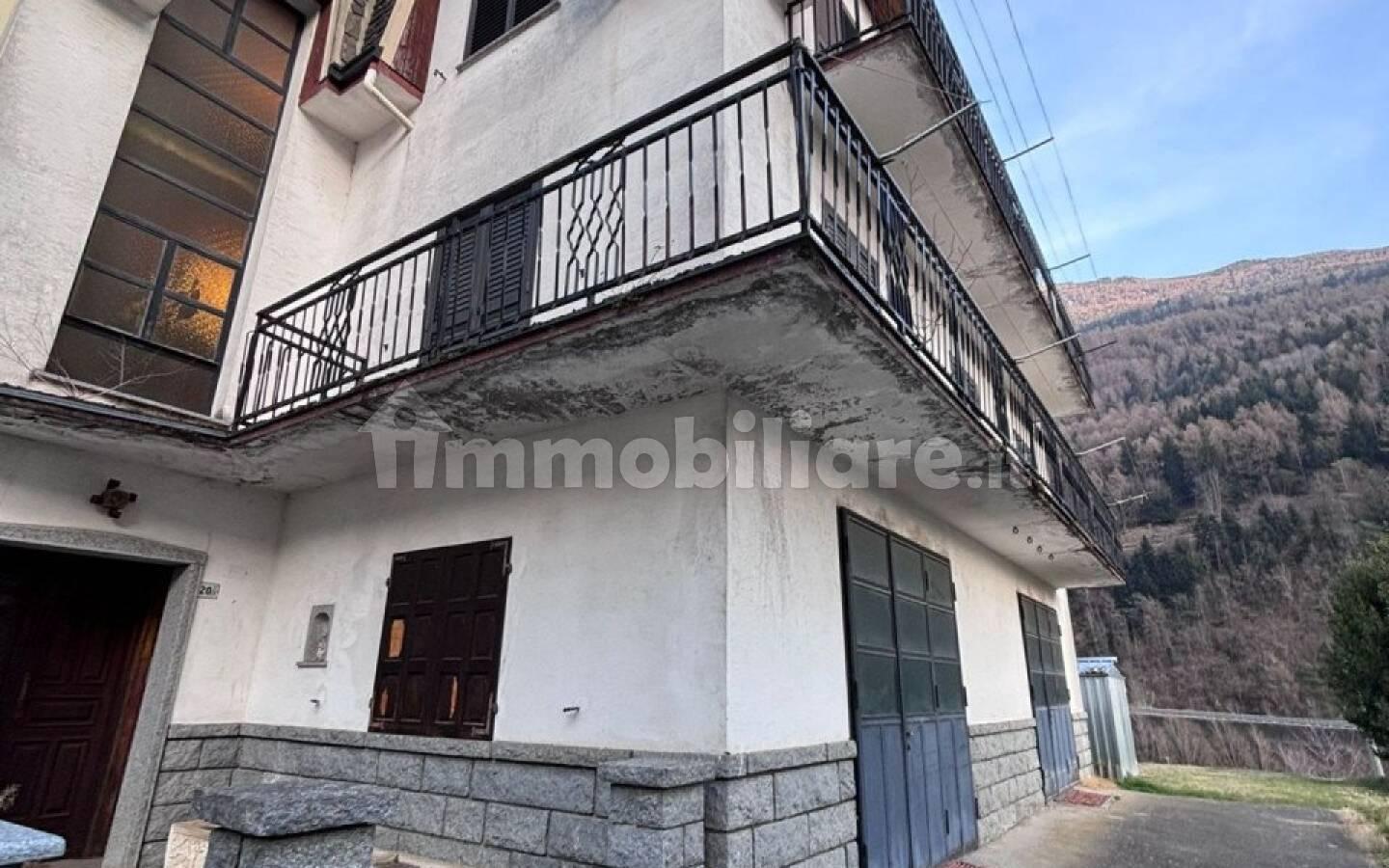 Terratetto unifamiliare via XXV Aprile, 20, Centro, Grosio