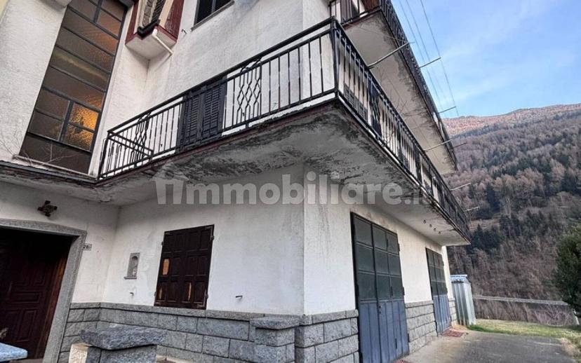 Terratetto unifamiliare via XXV Aprile, 20, Centro, Grosio