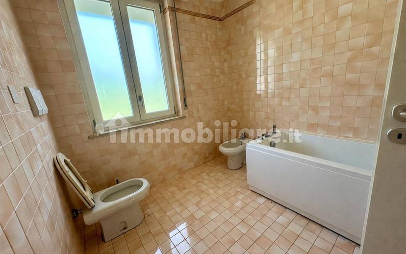 Quadrilocale via Alpone 18, Centro, Montecchia di Crosara — foto 21 di 24