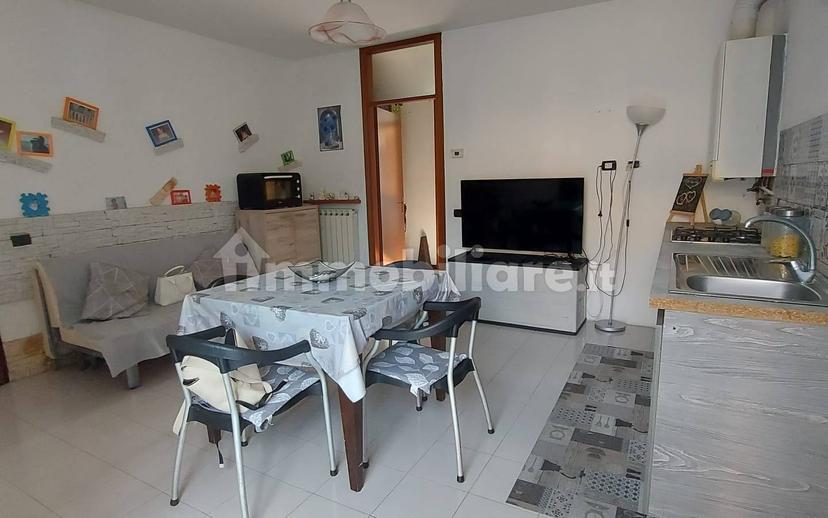 Trilocale via Piave, Centro, Sesto Calende — foto 9 di 13