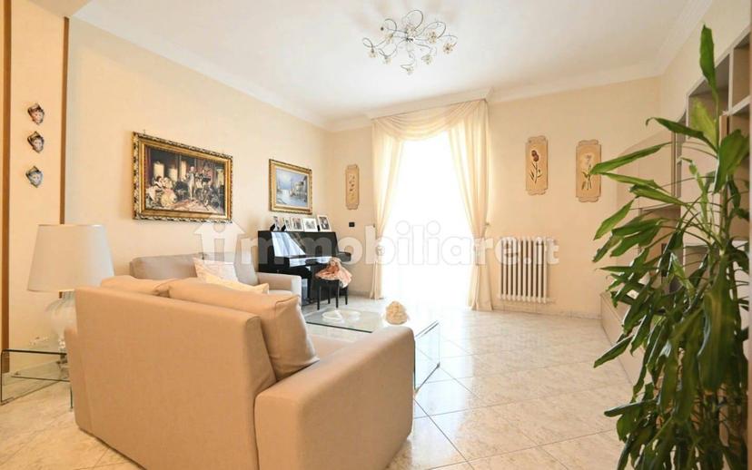 Quadrilocale via Carlo Pisacane 10, Centro, Alberobello