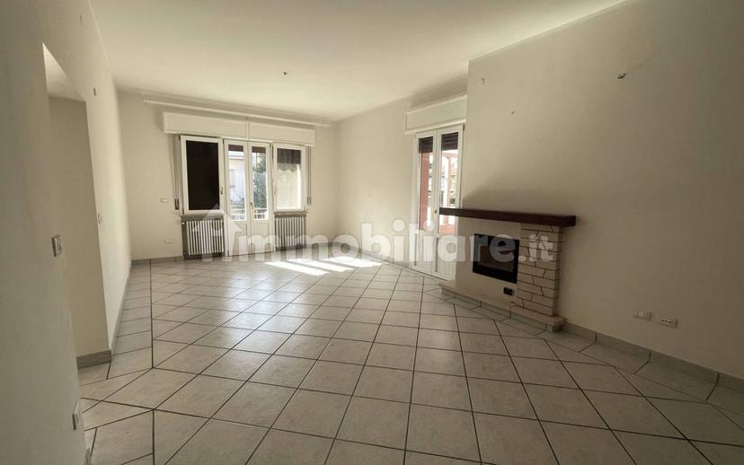 Appartamento via Innocenzo da Imola 14, Spazzoli - Medaglie D'Oro, Forlì — foto 10 di 16