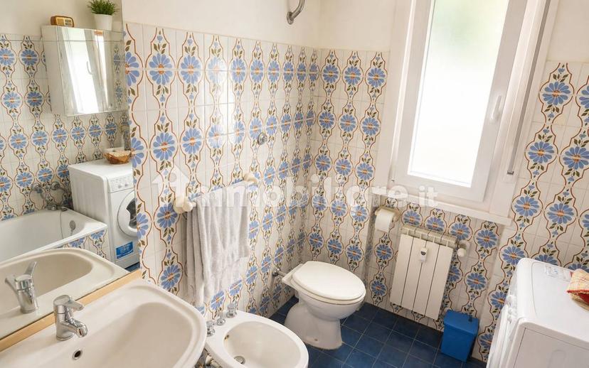 Trilocale ottimo stato, secondo piano, Centro, Muggia